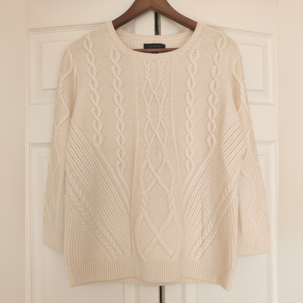 NWT Ann Taylor Gorgeous Knit Sweater